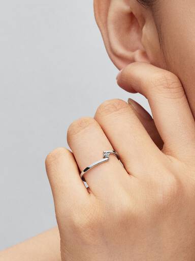 Delt Solitaire Ring