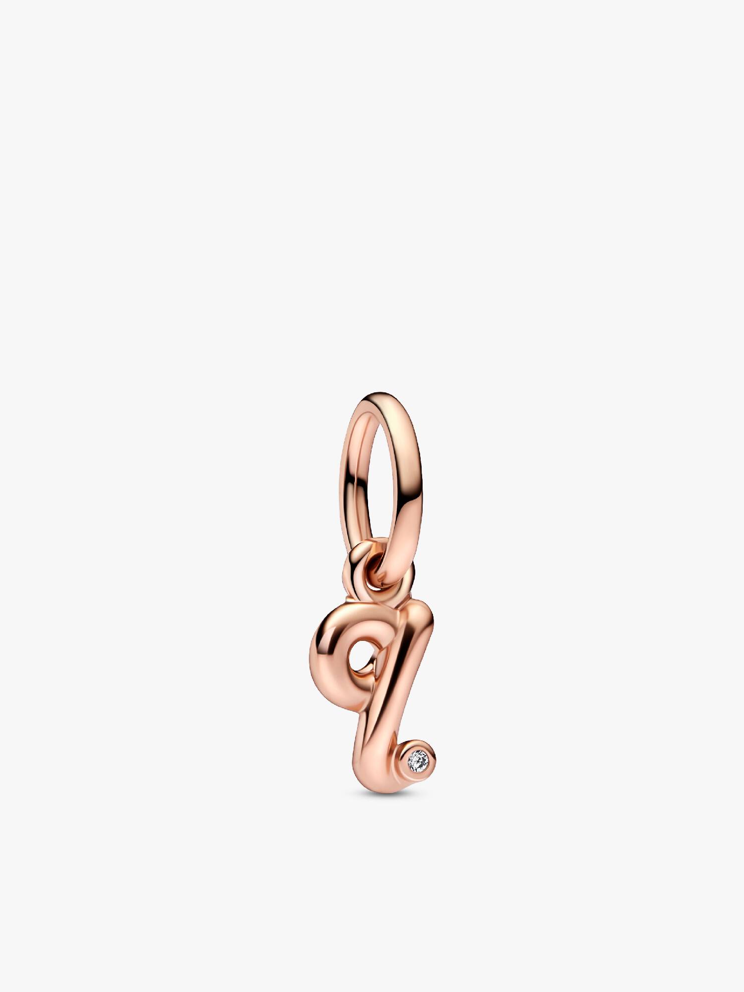 Charm med Q-bogstavsvedhæng