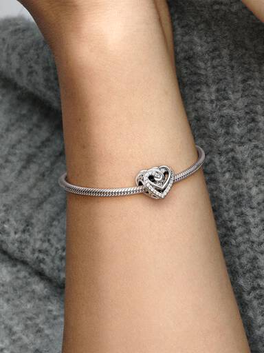 Funklende Sammensnoede Hjerter Charm