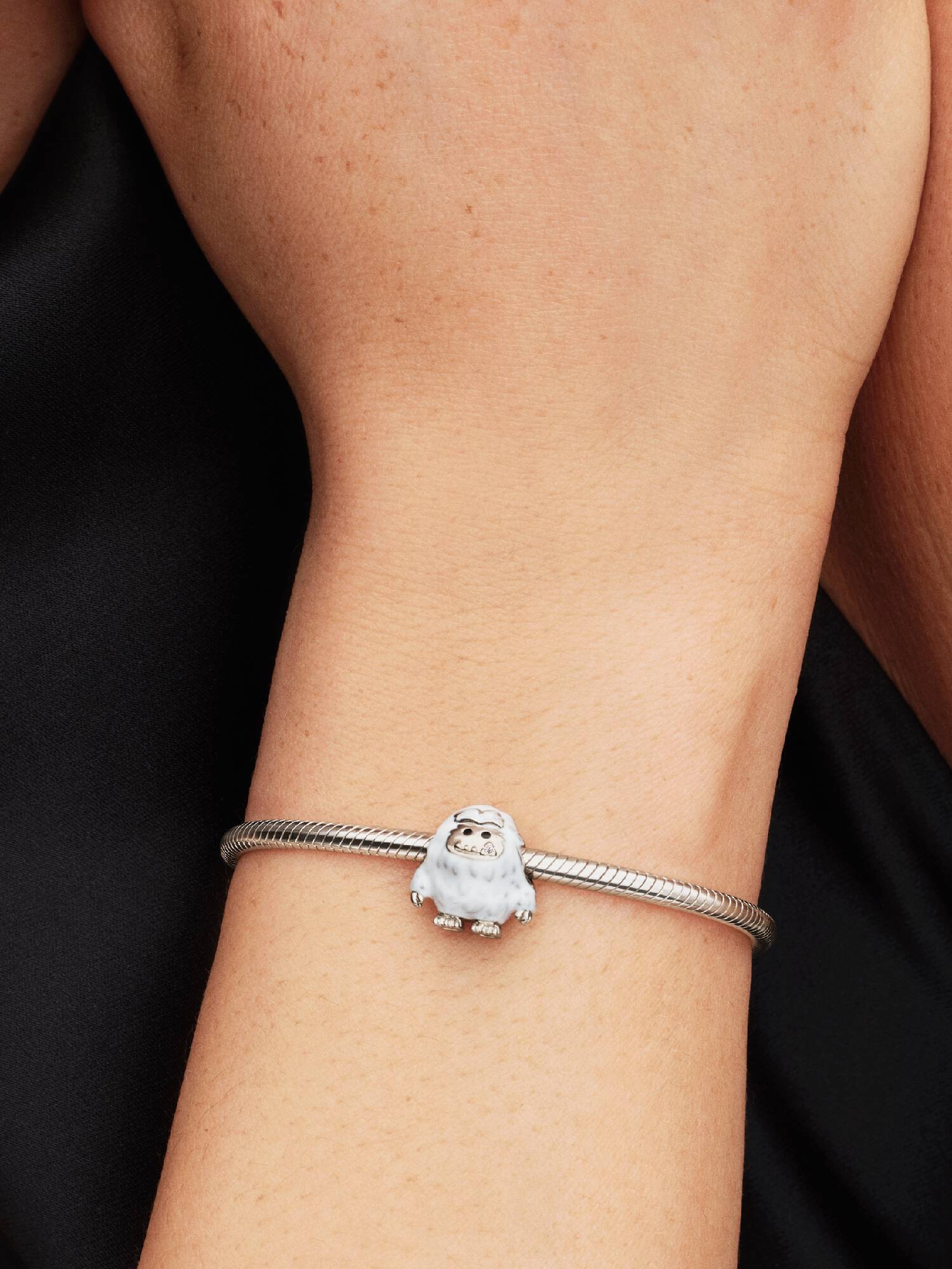 Sneklædt Yeti Charm