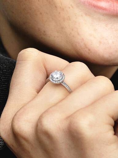Rund Funklende Ring