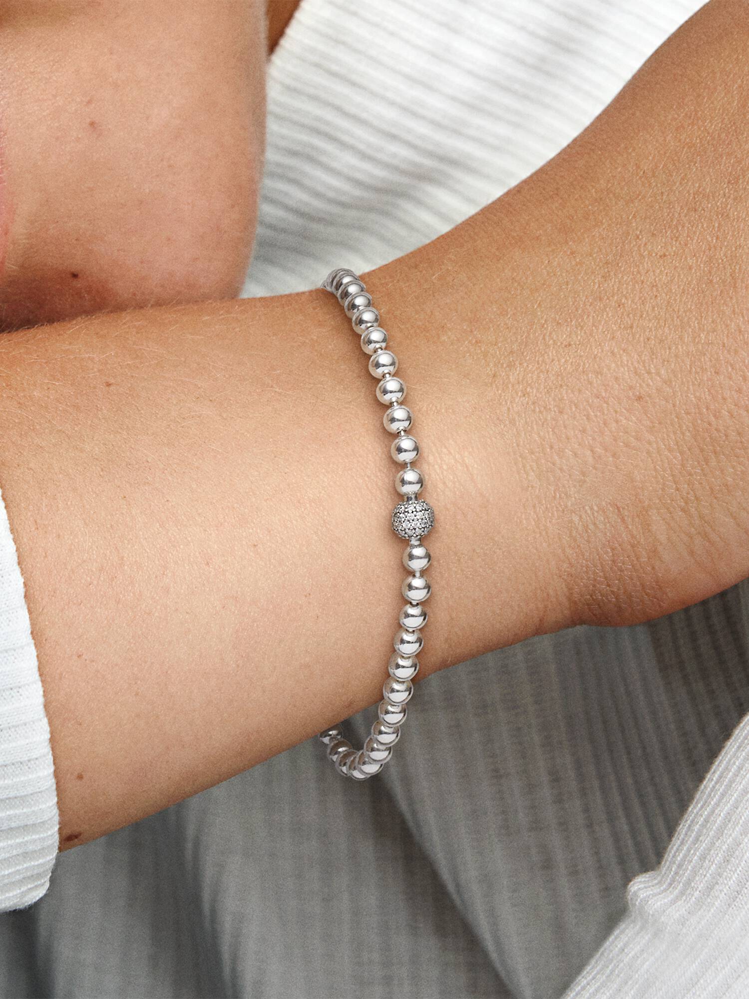 Kugle- og Pavéindfattet Armbånd
