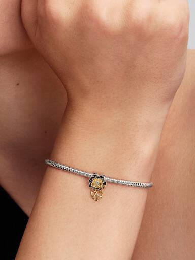 Disney Princess Tiana Åkande Laboratorieskabt Diamant Charm