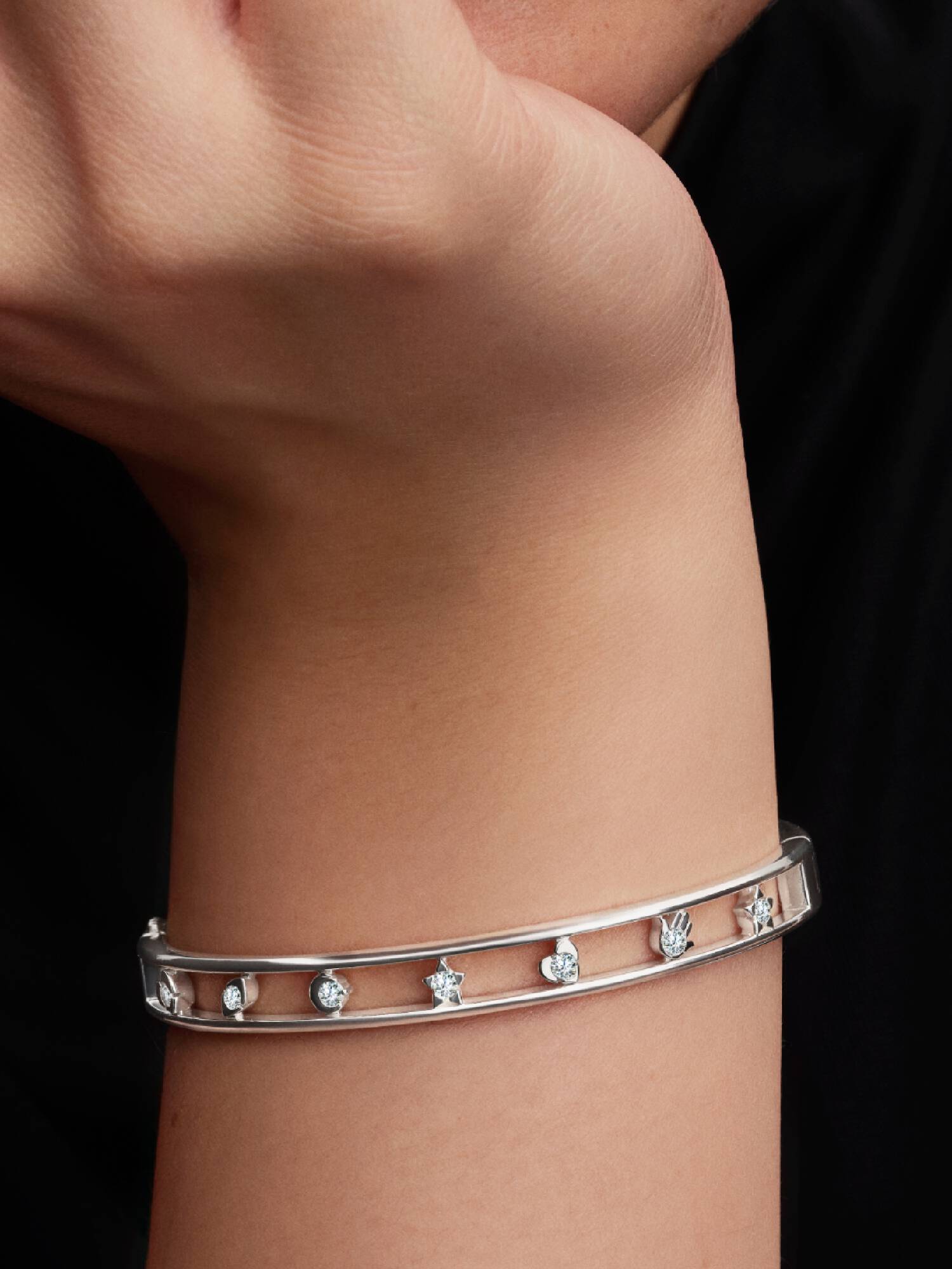 Pandora Talisman armring i sterlingsølv med symboler med laboratorieskabte diamanter 