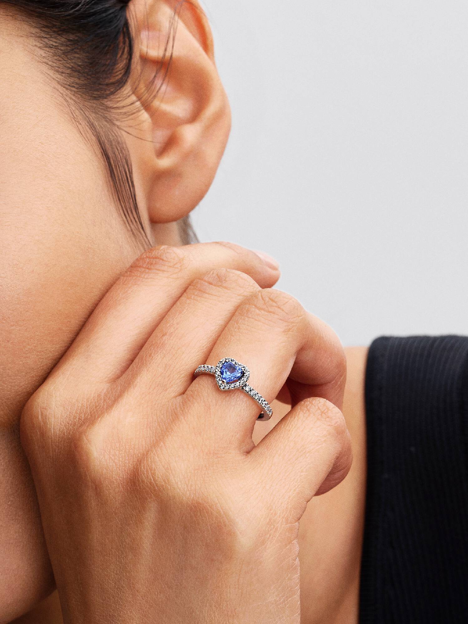 Funklende Forhøjet Hjerte Ring