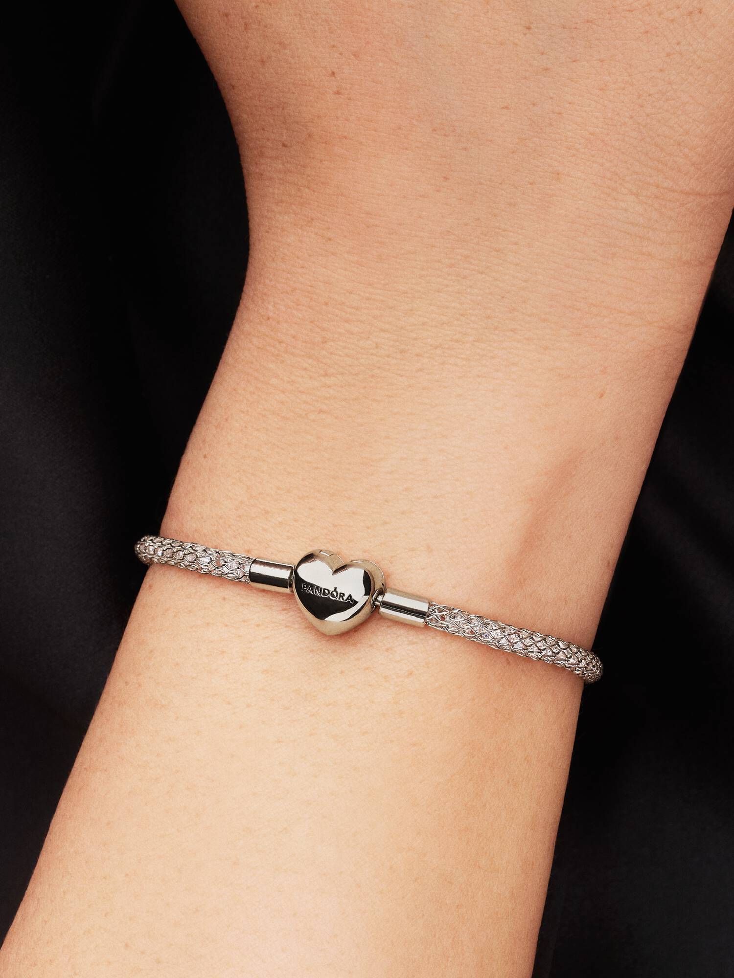 Funklende Mesh Armbånd med Hjertelås 