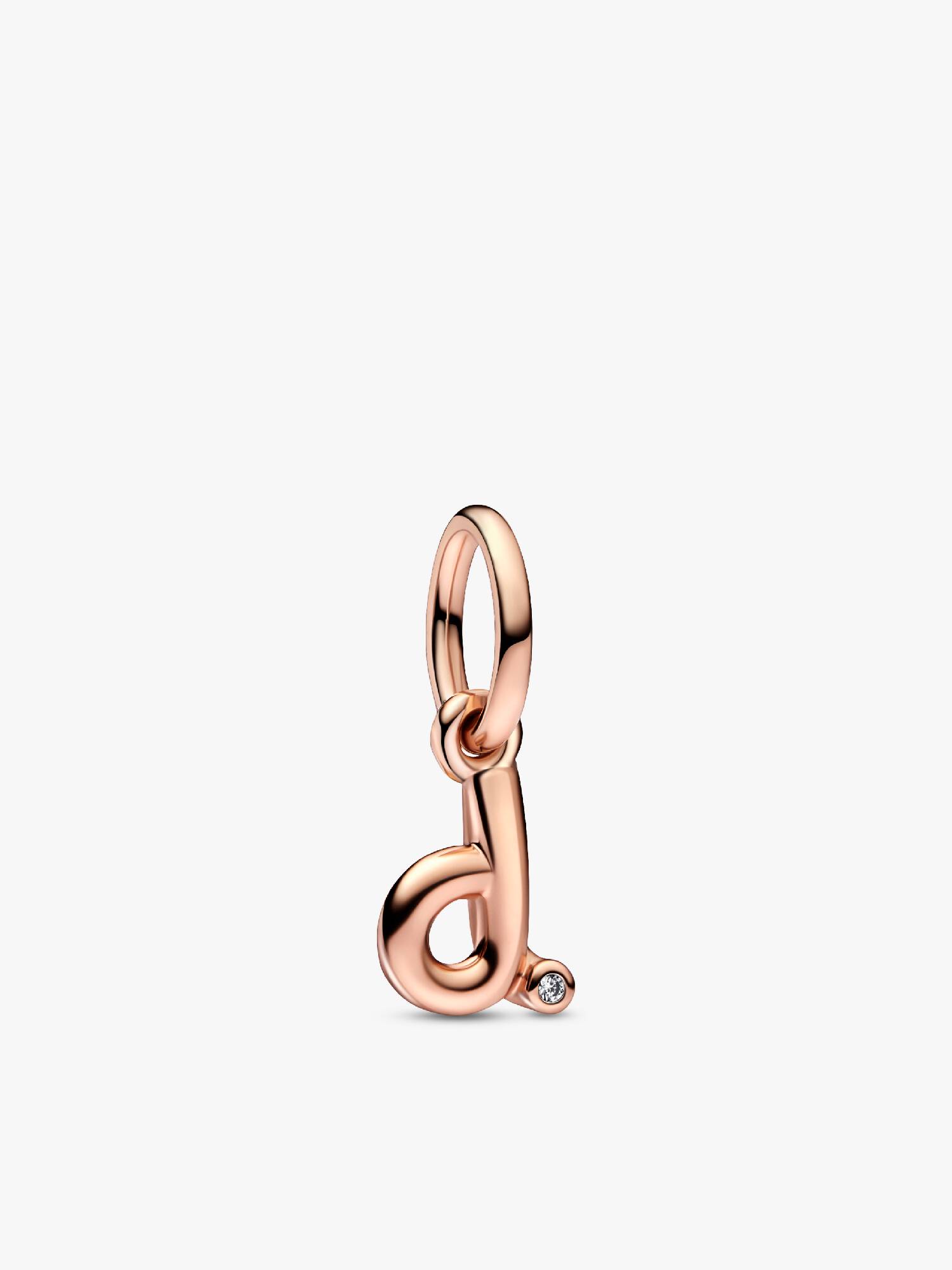 Charm med D-bogstavsvedhæng