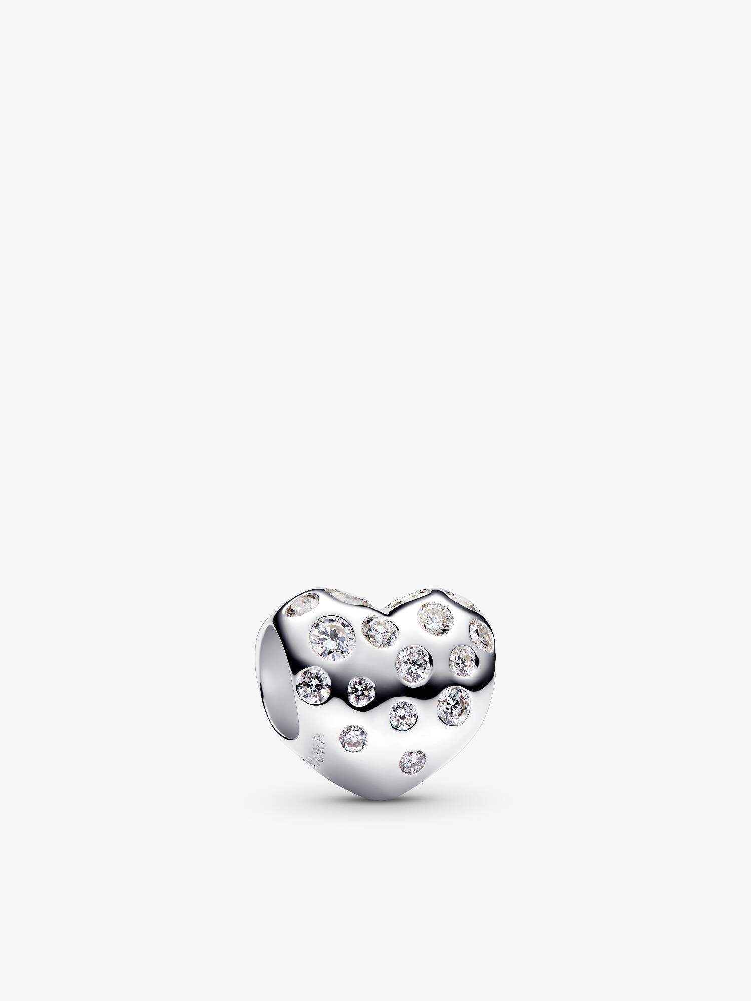 Pandora hjertecharm i sterlingsølv med laboratorieskabte diamanter