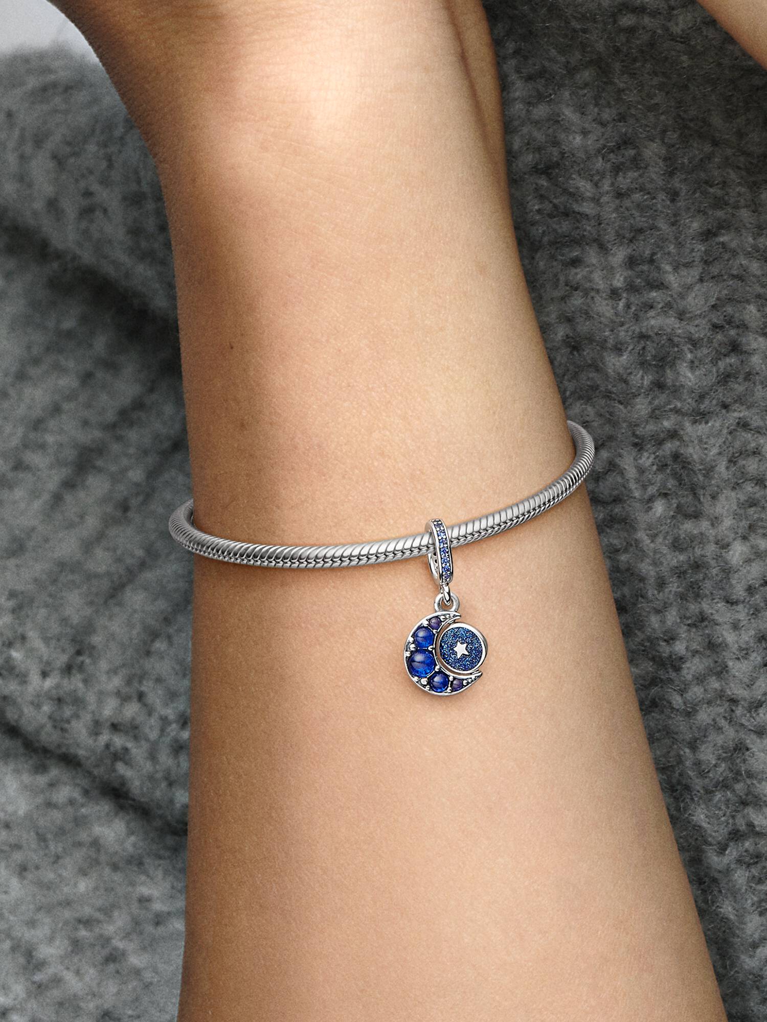 Sparkling Moon Spinning Charm med vedhæng