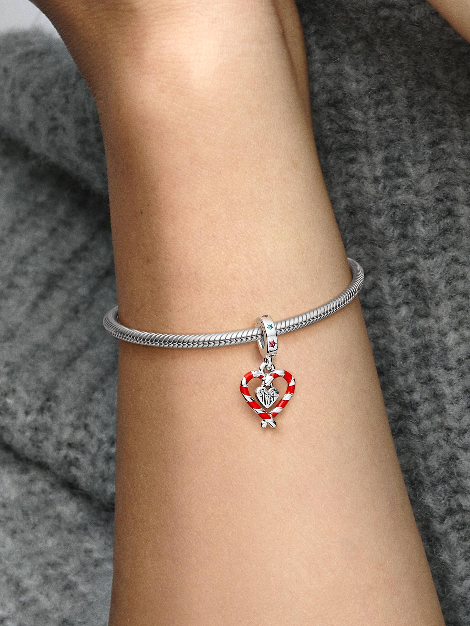 Double Candy Cane Heart Christmas Charm med vedhæng