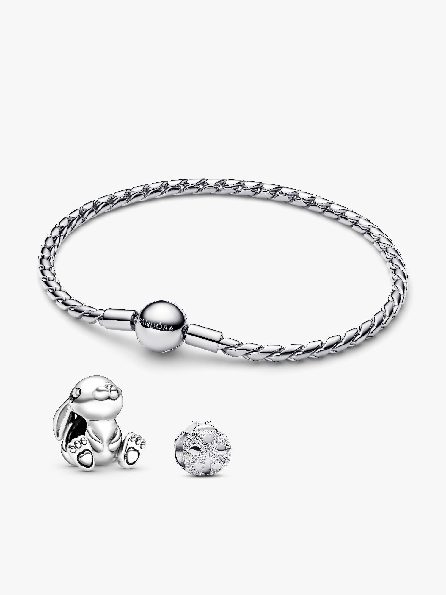 Forårsmagi Armbånds‑Sæt med Kanin Charm og Mariehøne Mini‑Charm