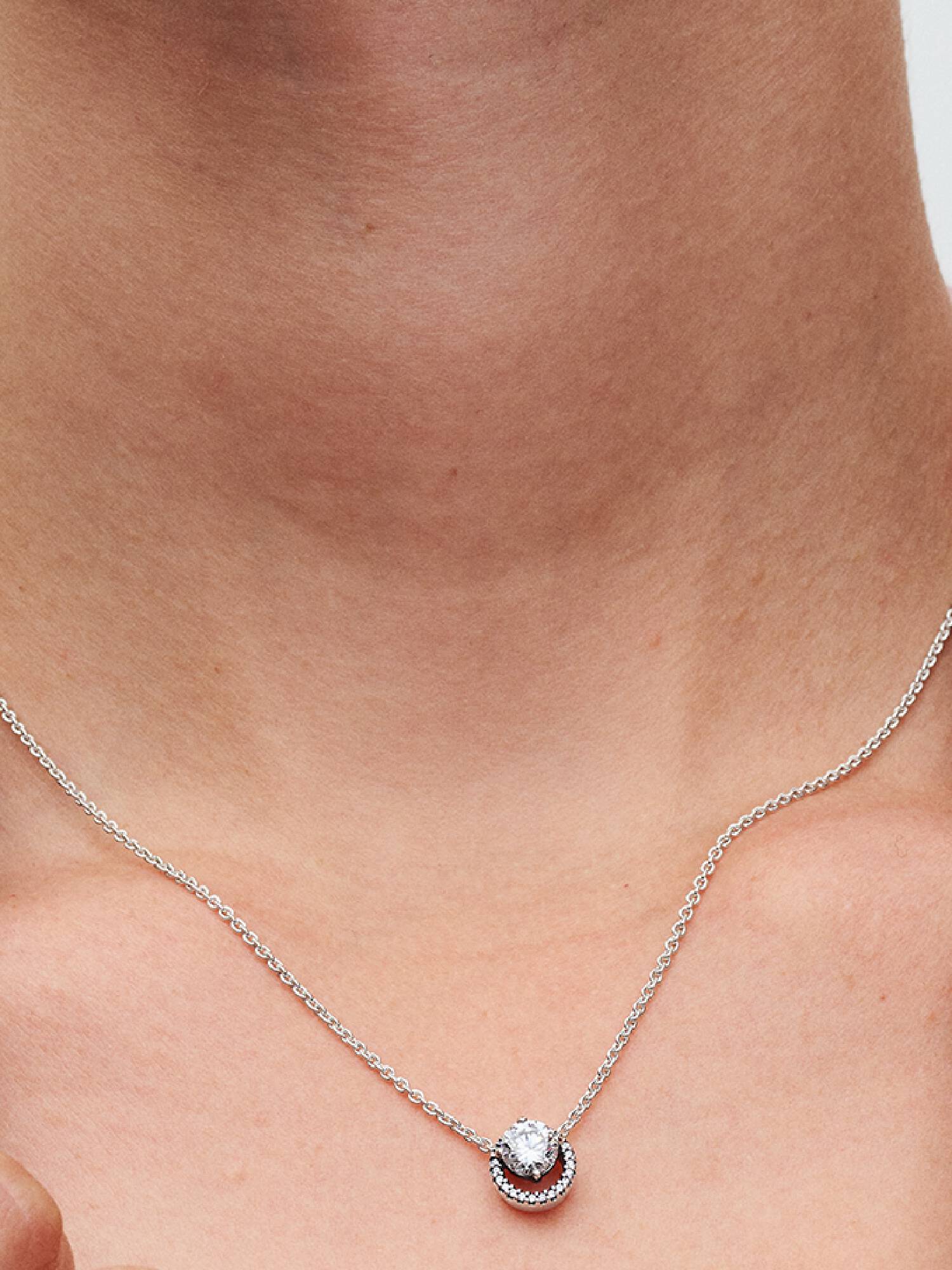 Funklende Rund Halo Collier-Halskæde med vedhæng