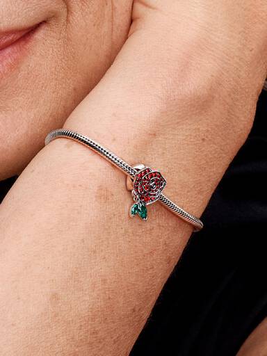 Funklende Rose i Blomst Charm